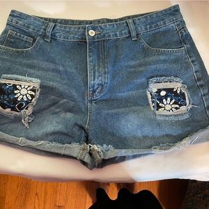 Woman’s denim shorts.               95